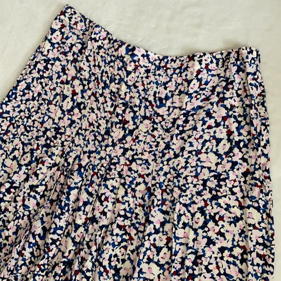 Hobbs London | Flowy Lightweight Pleated Floral Print Midi Skirt Pink Blue (10) - Picture 3 of 16
